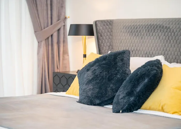 Higuests - Chic Apt With Balcony And Pool Near Burj Khalifa